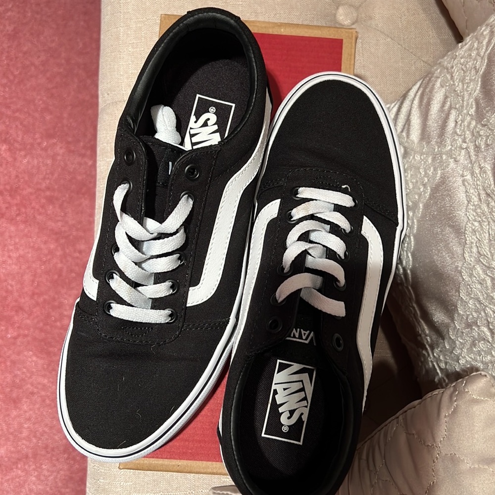 Like New Vans. Size 9